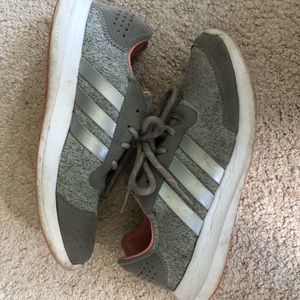 Women’s Adidas Tennis Shoes